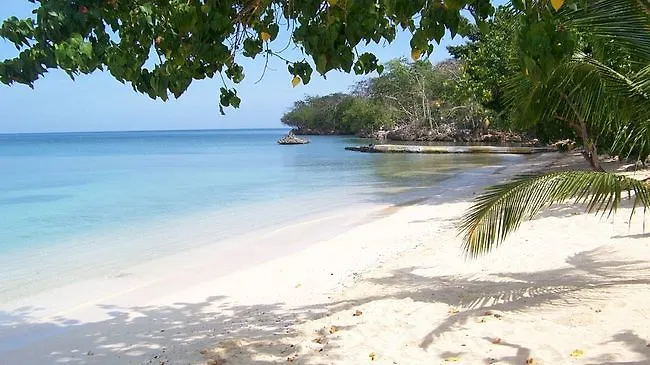 Rhodes Resort Jamaica Hanover 4*,
